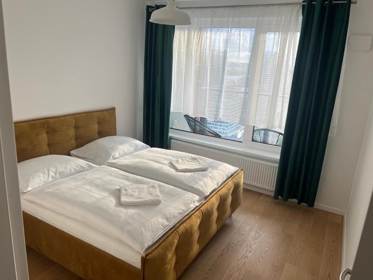 New Downtown Apartment Couple Minute From The Old Town Bratislava Bagian luar foto
