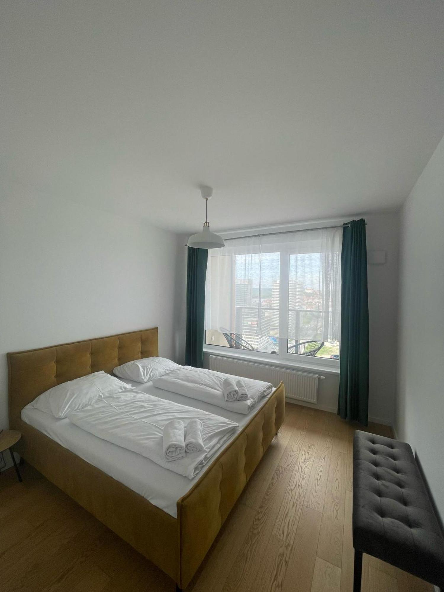 New Downtown Apartment Couple Minute From The Old Town Bratislava Bagian luar foto